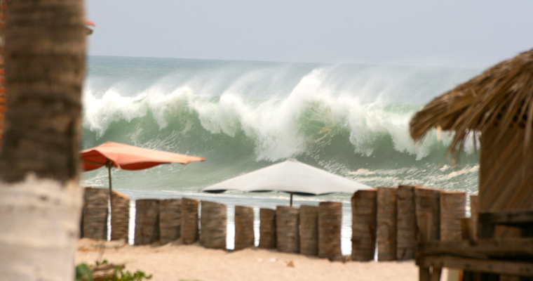 SOCORRO, TSUNAMI!